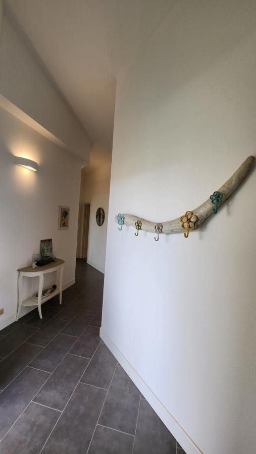 Sea'S Chalet Fontane Bianche Bagian luar foto
