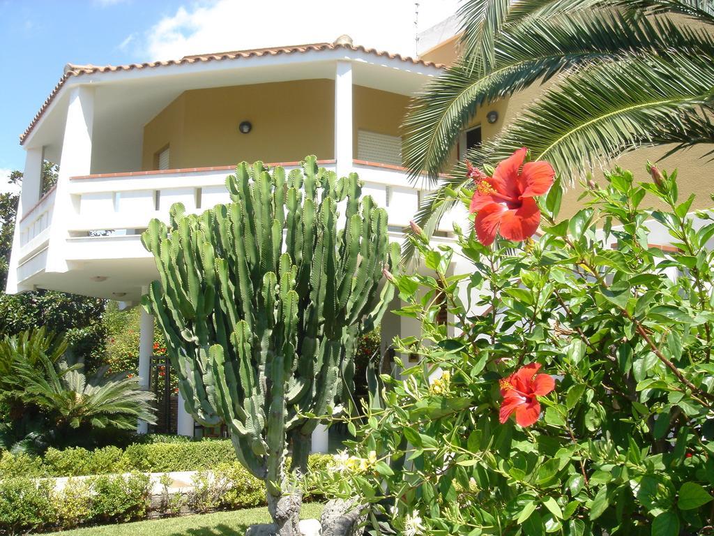 Sea'S Chalet Fontane Bianche Ruang foto